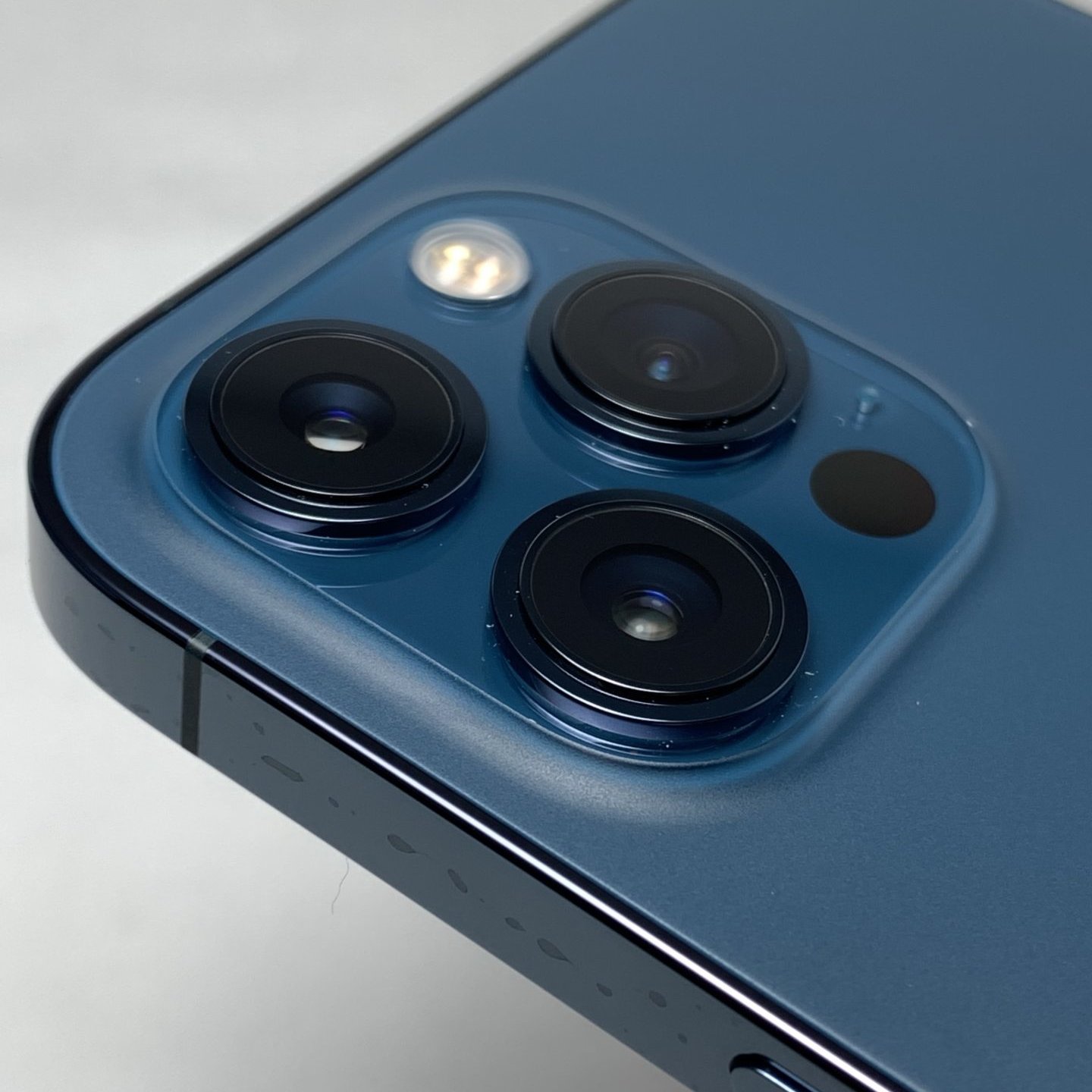 21年最新 Iphone 12 Pro Max おすすめカメラレンズ保護アルミ合金カバーレビュー Nimaso 2枚セット どたんば で 夢をつかむブログ
