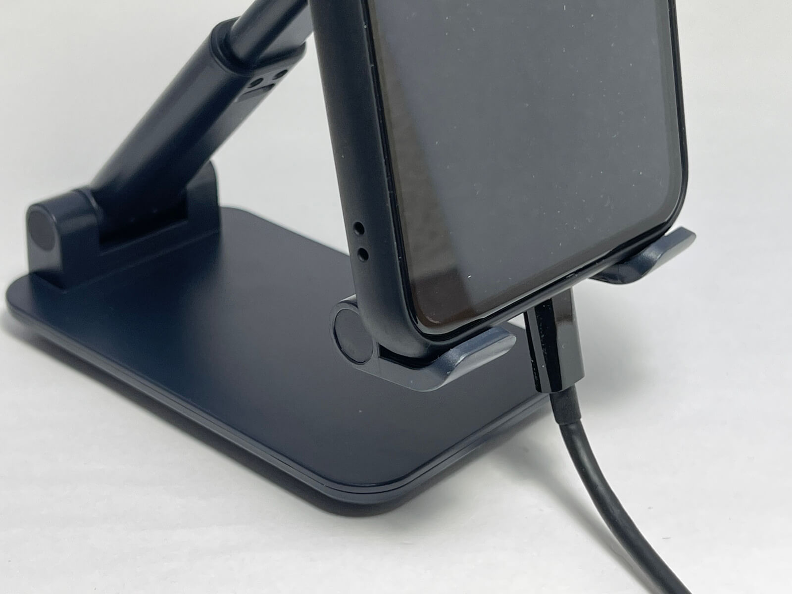 iphone12-stand-01-photo-024