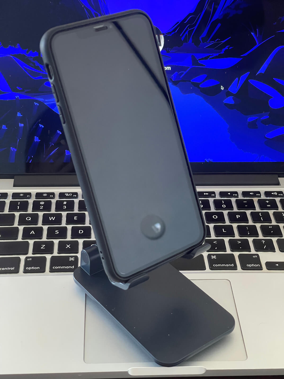 iphone12-stand-01-photo-029