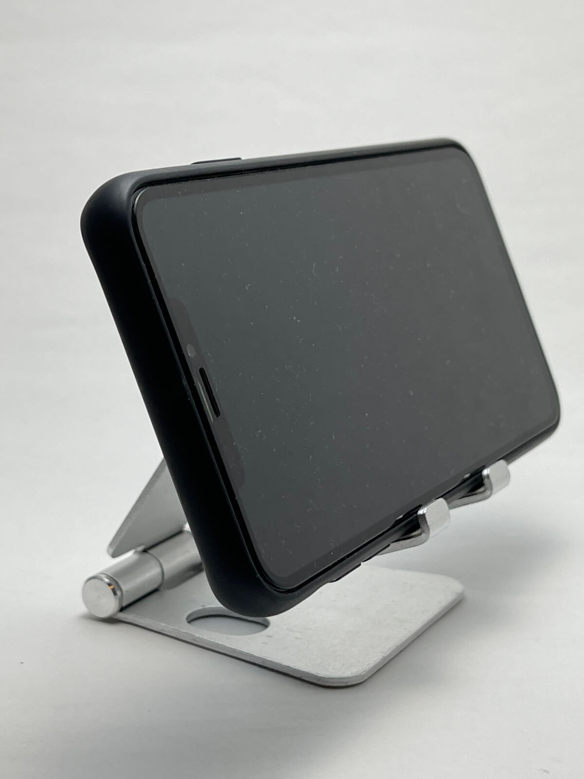 iphone12-stand-03-photo-002