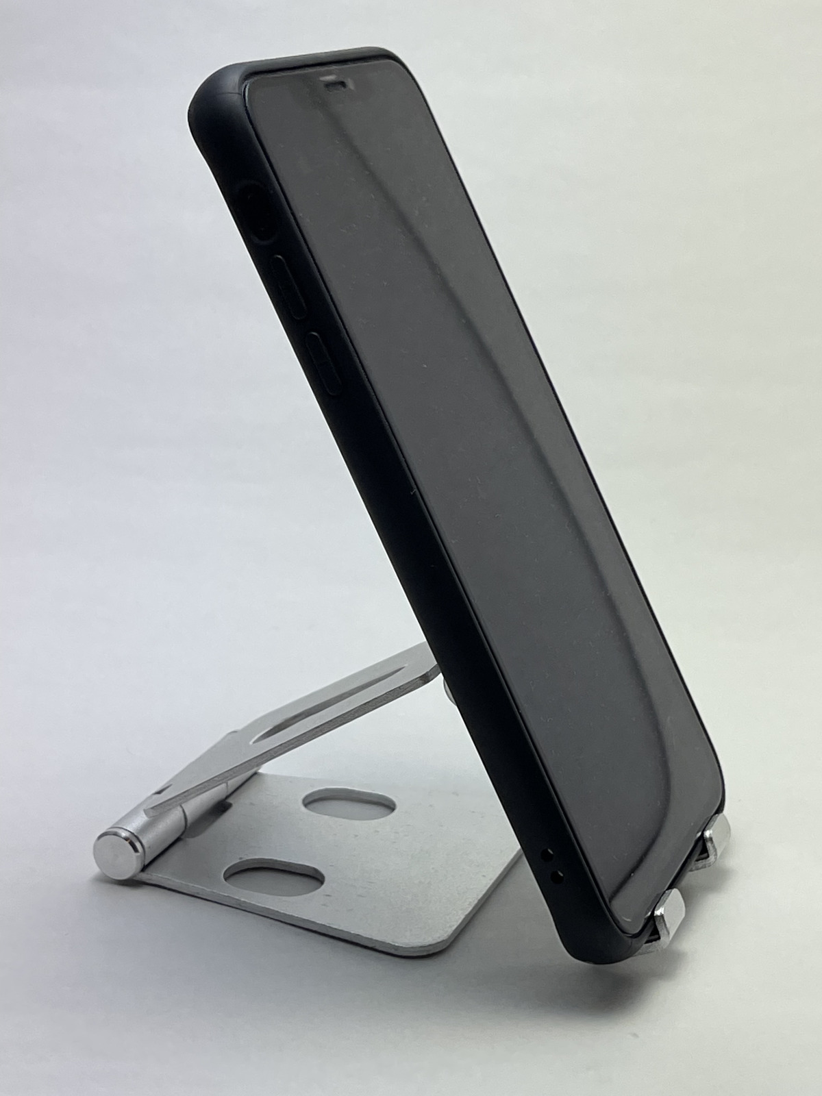 iphone12-stand-03-photo-012